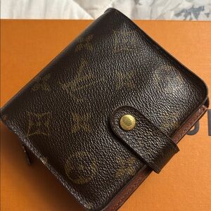 Louis Vuitton Brown Monogram with zipper